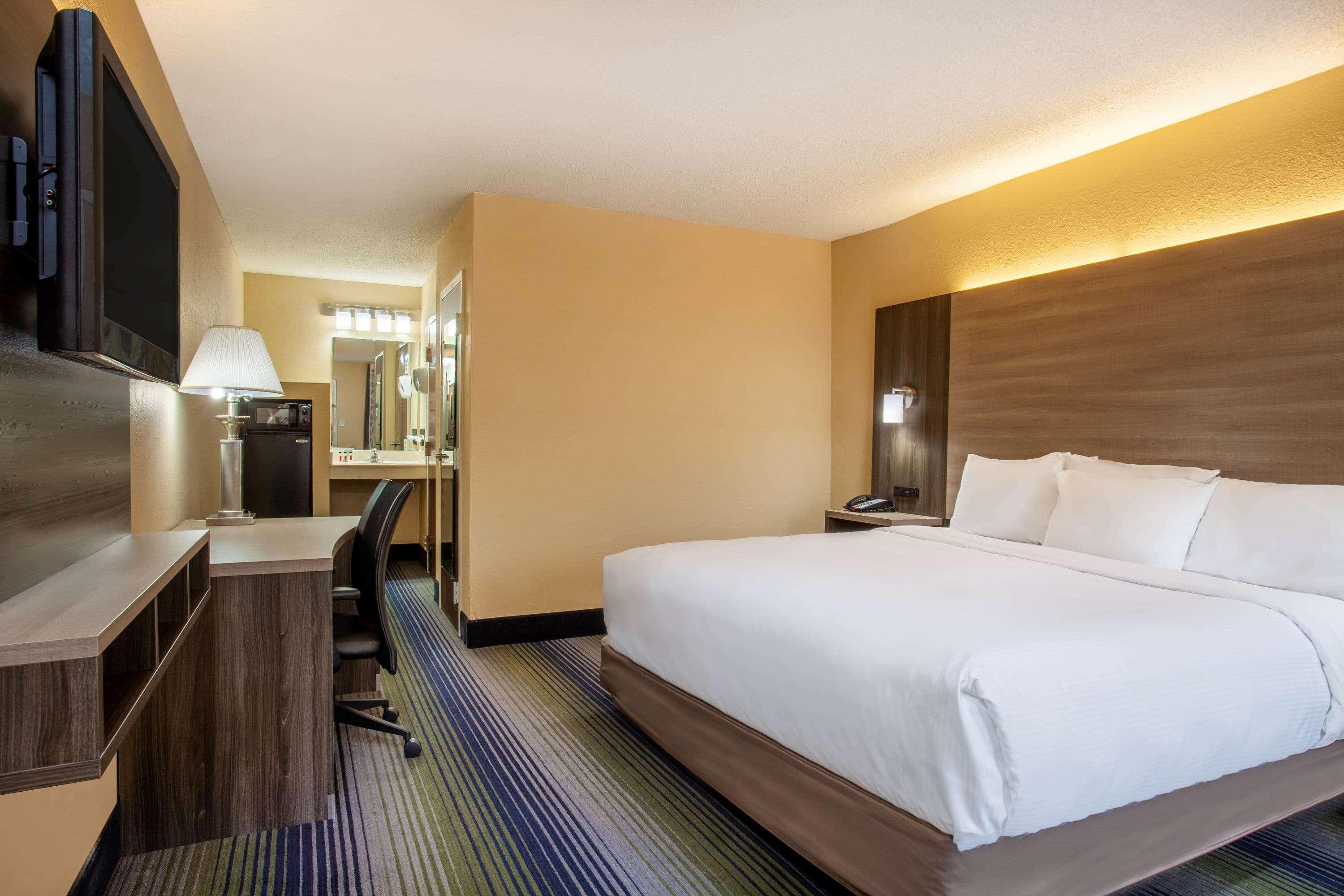 Baymont By Wyndham Mcdonough Hotel Luaran gambar