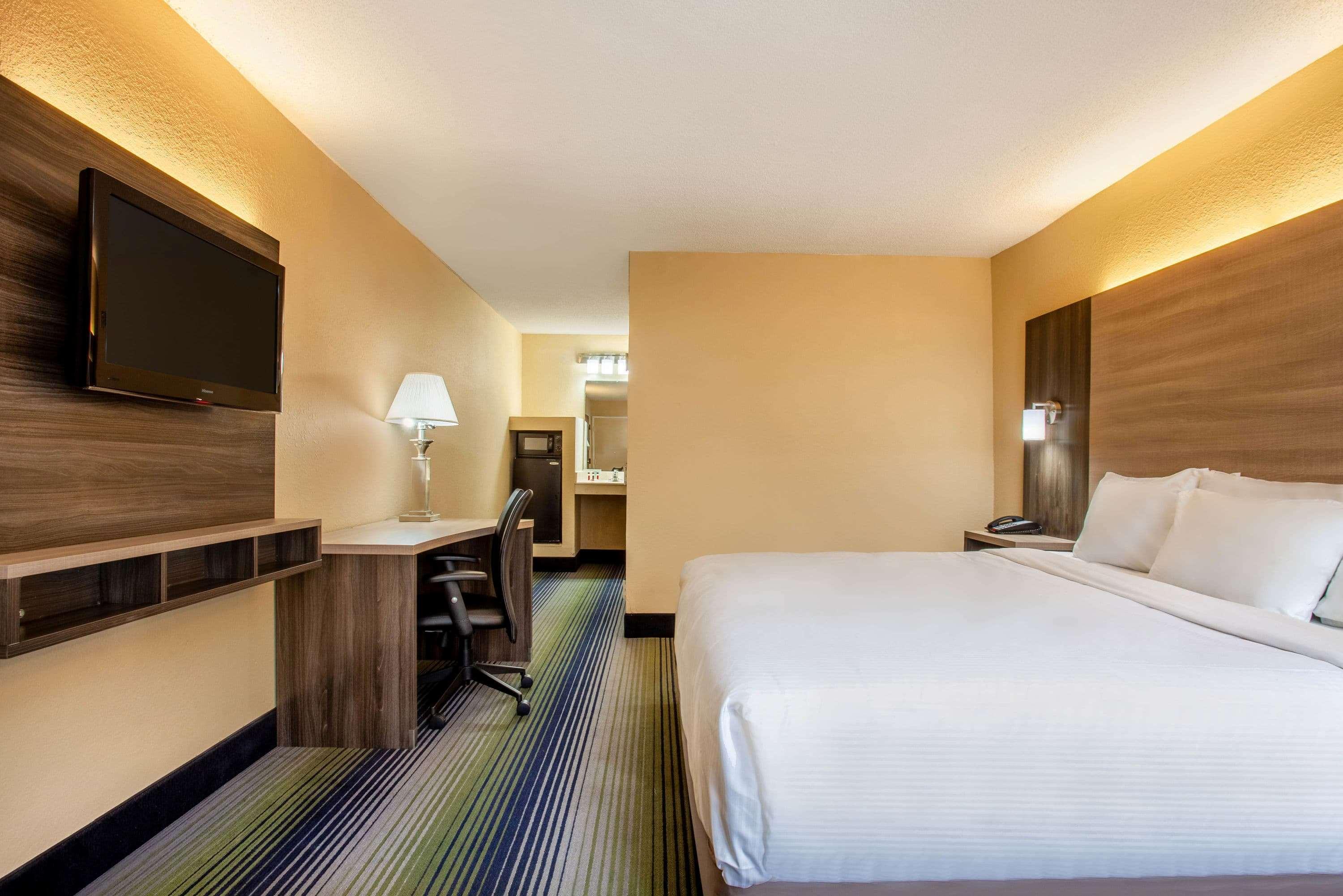 Baymont By Wyndham Mcdonough Hotel Luaran gambar