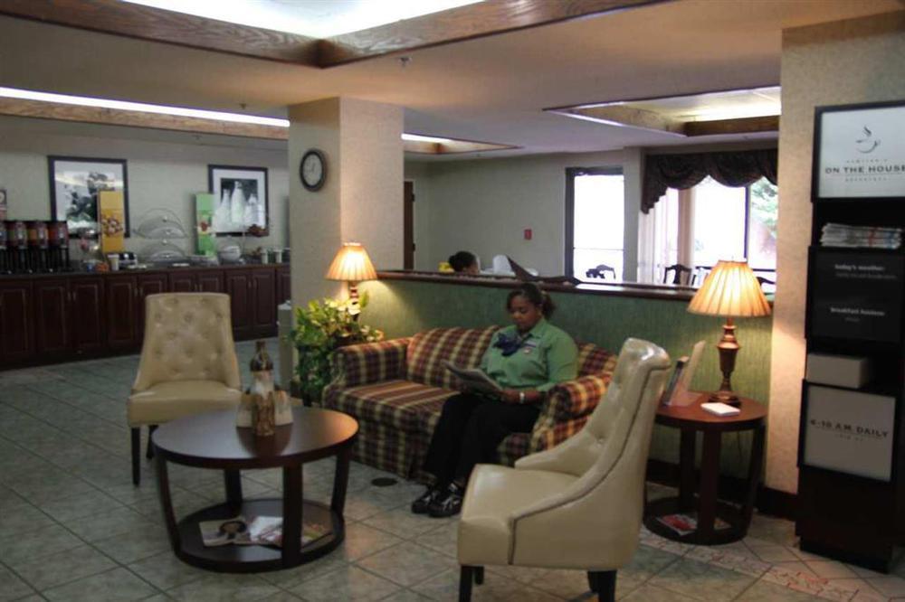 Baymont By Wyndham Mcdonough Hotel Dalaman gambar